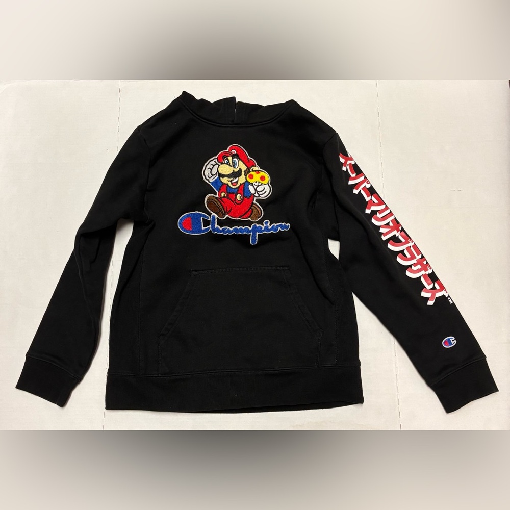 Champion x Super Mario Bros. hoodie, size L